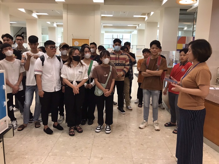 2023-11-03「International Foundation Program」Library TourImage