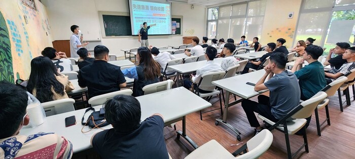 2023-11-09「國際專修部」新生教官宣傳圖片