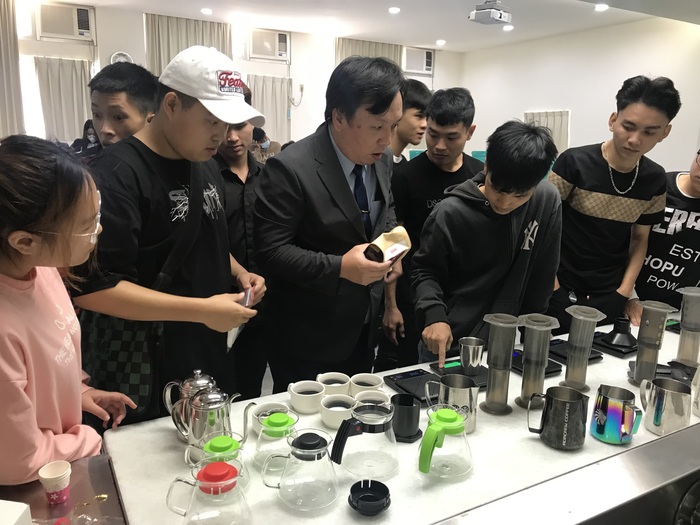 2023-11-15「國際專修部」與「餐飲系」辦理體驗課程活動圖片