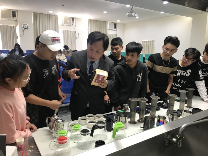 2023-11-15「國際專修部」與「餐飲系」辦理體驗課程活動圖片